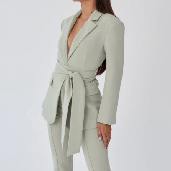 BOA 💚 CLASSIC EUCALYPTUS BLAZER WITH BELT - Picture 3 of 6